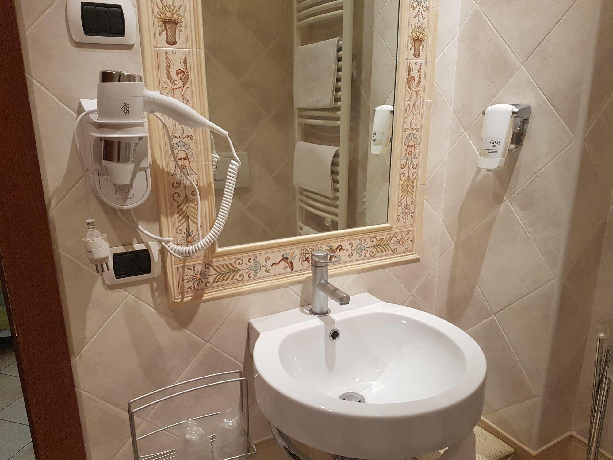 Hotel Ponte San Vittorino Assisi Exteriör bild